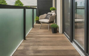 تفاوت شیشه‌های تک جداره و دوجداره برای بالکن